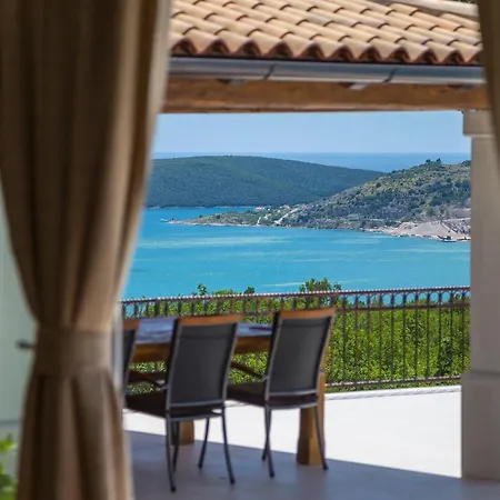Holiday home Vlacich *