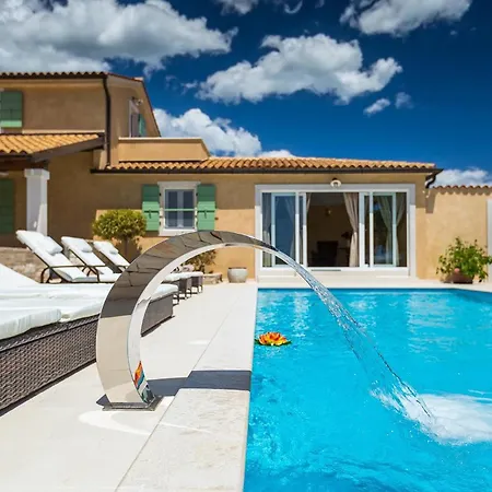 Holiday home Vlacich *