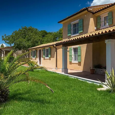 Holiday home Vlacich